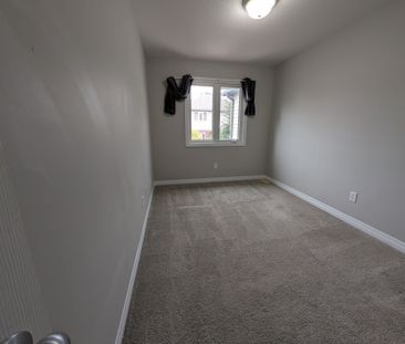 For Lease - 510 Banffshire Crescent, Kitchener, Ontario - Photo 2
