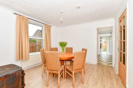 Town centre 1 bedroom house to rent - Photo 2