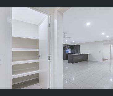 Modern Family Living with Style and Comfort - Photo 2