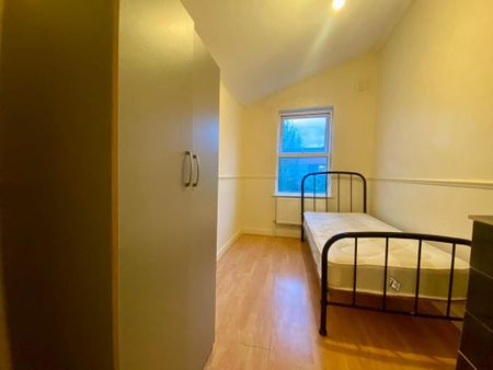 3 bedroom terraced house to rent - Photo 4