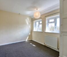 2 BEDROOM House - Semi-Detached - Photo 4