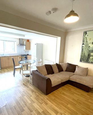 5 bedroom property to rent - Photo 1