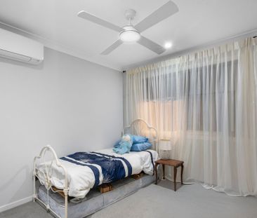 Family Home with solar and extra space for trailer, boat or caravan - Photo 5