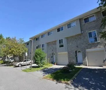 Creekside Townhomes | 570 Waverly Street N, Oshawa - Photo 1