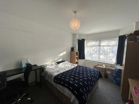 4 bedroom house to rent - Photo 2