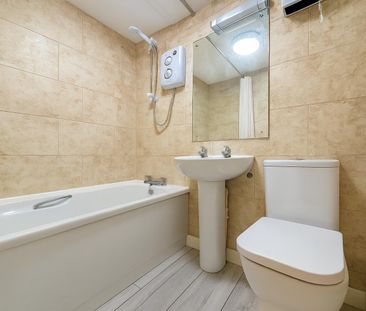 1 Bedroom Flat To Let - HP12 - Photo 5