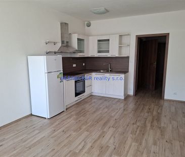 Pronájem bytu 1+kk 34 m² - Photo 1