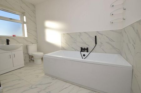 2 bedroom terraced house to rent - Photo 2