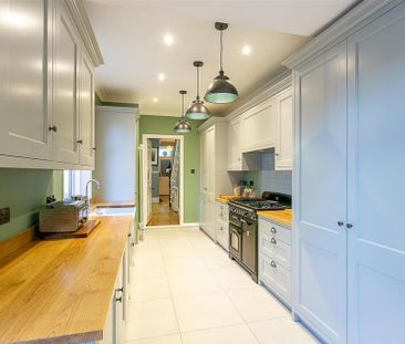 4 bedroom terraced house to rent - Photo 5