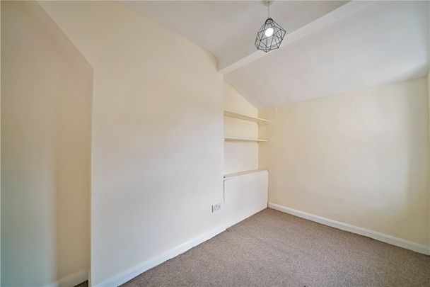 Chase Side Crescent, EN2, Middlesex - Photo 1