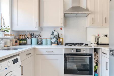 Sumbler Drive, Calne, SN11 - Photo 5