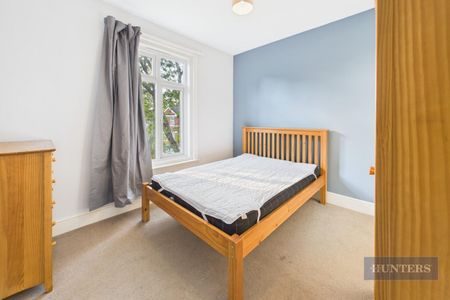 1 bedroom Flat To Let - Photo 3