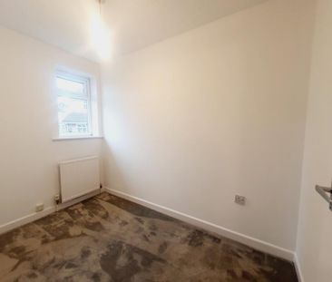 2 bedroom end of terrace house to rent - Photo 2
