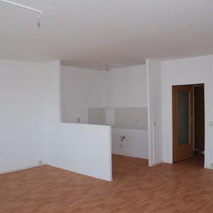 Wunderschöne Familienwohnung mit Einbauküche - Photo 2