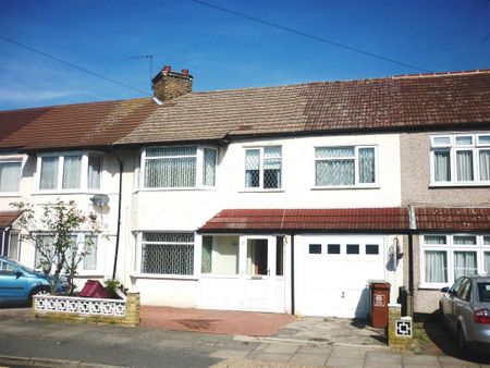 4 bedroom terraced house to rent - Photo 2