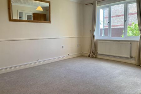 Charles Melrose Close - Photo 3