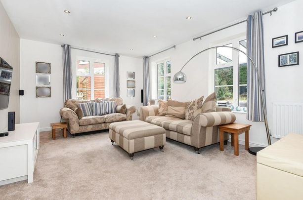 4 bedroom detached house to rent - Photo 1