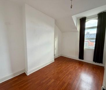 5 bedroom semi-detached house to rent - Photo 1