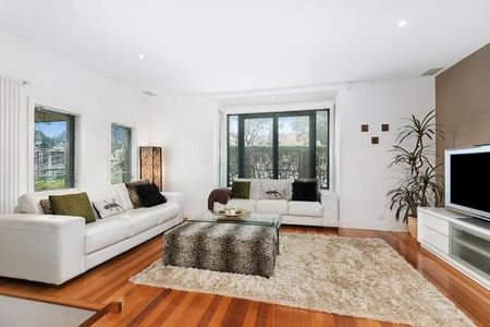 1/24 Ivanhoe Parade, Ivanhoe - Photo 2