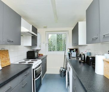 Upton Road - Photo 2