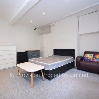 Flats in Leeds Hyde Park - Photo 1