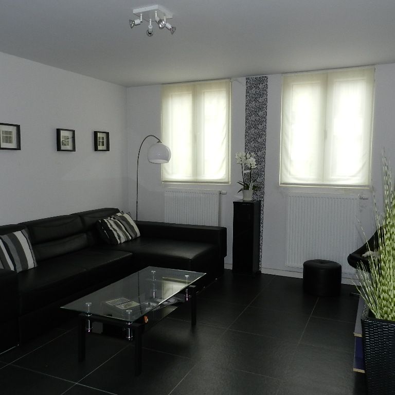 Woning te huur in Ieper centrum (3 slpk +parking) - Photo 1