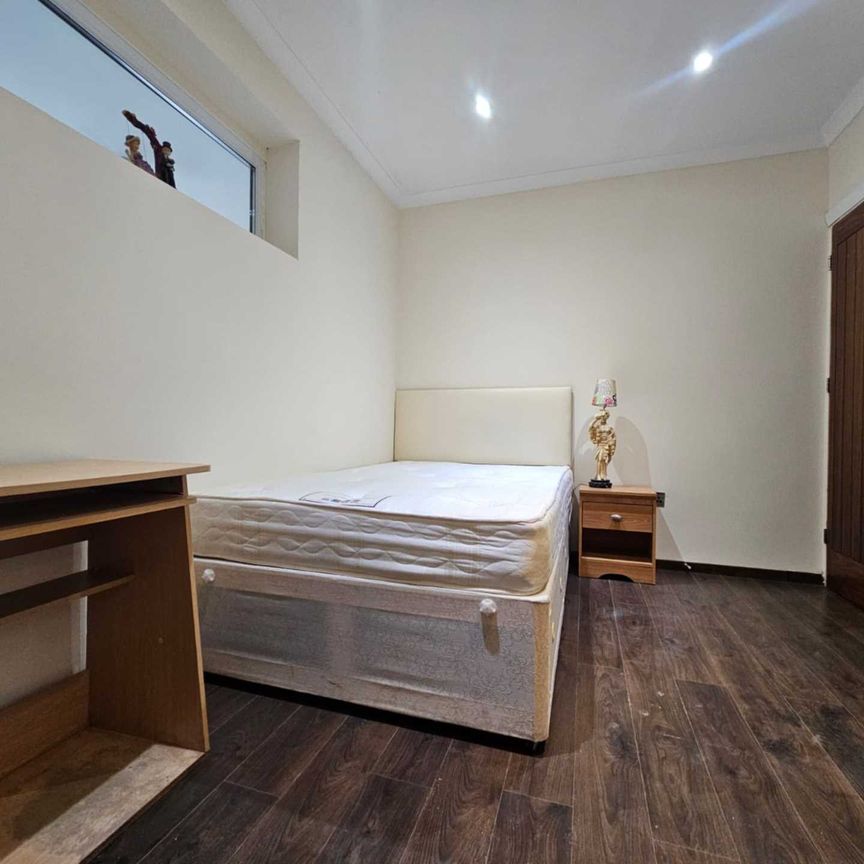 Price £1,050 pcm - Available Now - Part Furnished - Photo 1