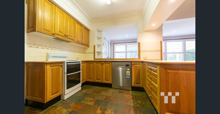 3-Bedroom Home in a Quiet, Leafy Location - Photo 2