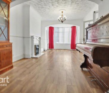 3 bedroom semi-detached house to rent - Photo 5