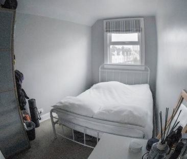 Room in a Shared Flat, East Hill, SW18 - Photo 4