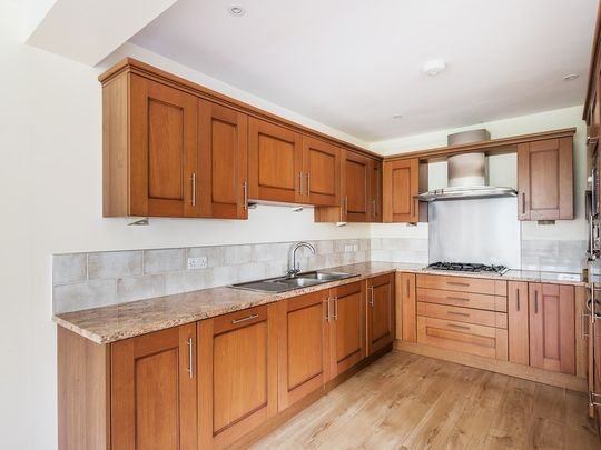 Ref: GF - Ridgegate Close - Photo 1