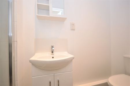 Flat to rent - Dartmouth Road, Forest Hill, SE23 - Photo 5