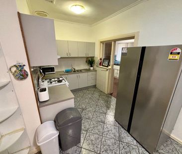 West Croydon - Photo 1