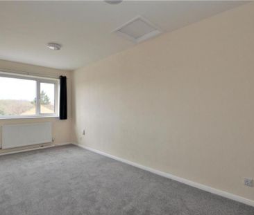 4 bedroom semi-detached house to rent - Photo 4