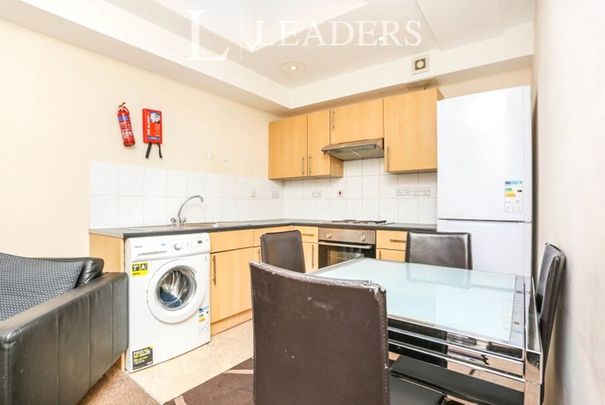 2 bedroom apartment to rent Old Kent Road, London, SE1 - Photo 1