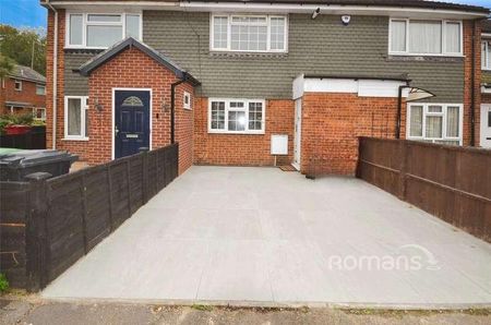 Severn Crescent, Slough, Berkshire, SL3 - Photo 5
