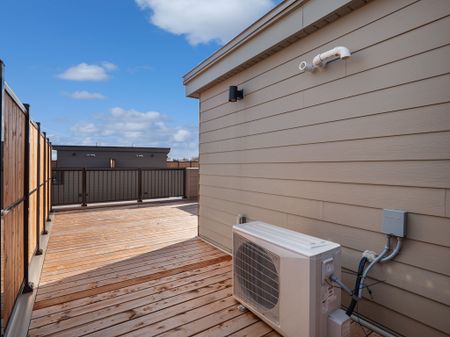 For Lease - 420 Mishi Private, Manor Park - Cardinal Glen and Area, Ontario - Photo 5