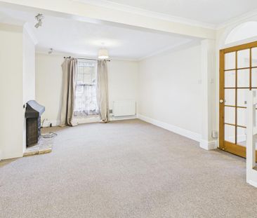 2 bedroom end of terrace house to rent - Photo 2