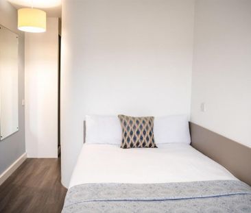 1 bedroom in a flat share to rent - Photo 6