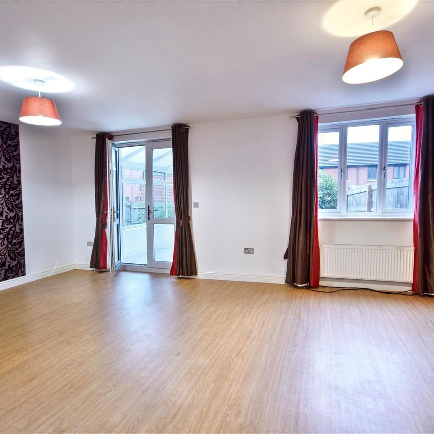 Gauntlet Road, Brockworth - Photo 1