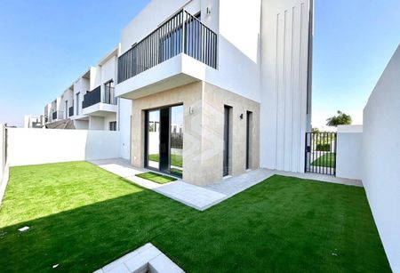 4BR Town House + Maid Room | Park | Green Views 1 - Photo 2