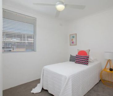 Stylish Apartment in the Heart of The Hill - Photo 2