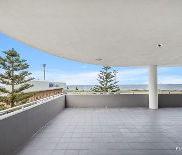 Oceanview Wollongong Apartment - Photo 5