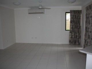 Light Filled Family Home, Quiet Street, Spacious Living and Private Garden - Photo 5