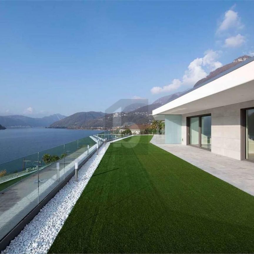 MERAVIGLIOSO ATTICO VISTA LAGO - Photo 1