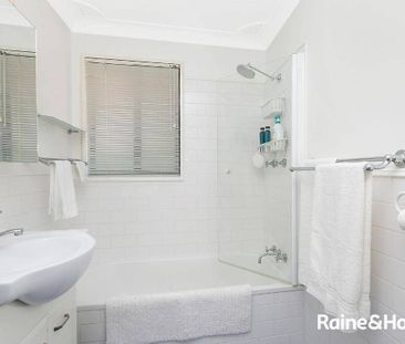 CHARMING FAMILY COTTAGE IN A QUIET CUL-DE-SAC LOCATION - Photo 6