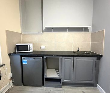 £600 PCM, All Bill Included, Furnished Ground Floor Studio Flat in ... - Photo 3