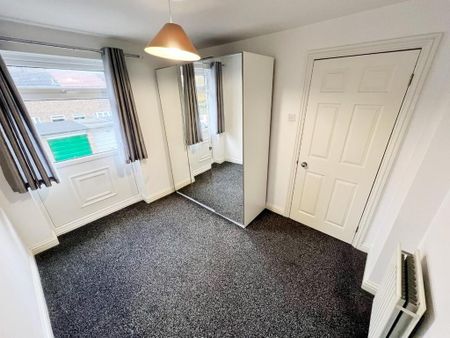 3 bedroom terraced house to rent - Photo 2