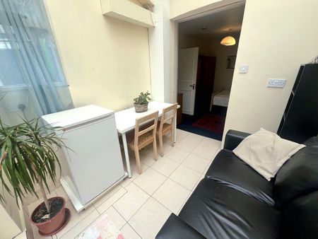 Room in a Shared Flat, Dawes Road, SW6 - Photo 5