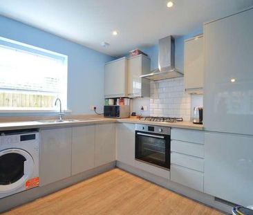 Chertsey Road, Ashford, TW15 - Photo 1